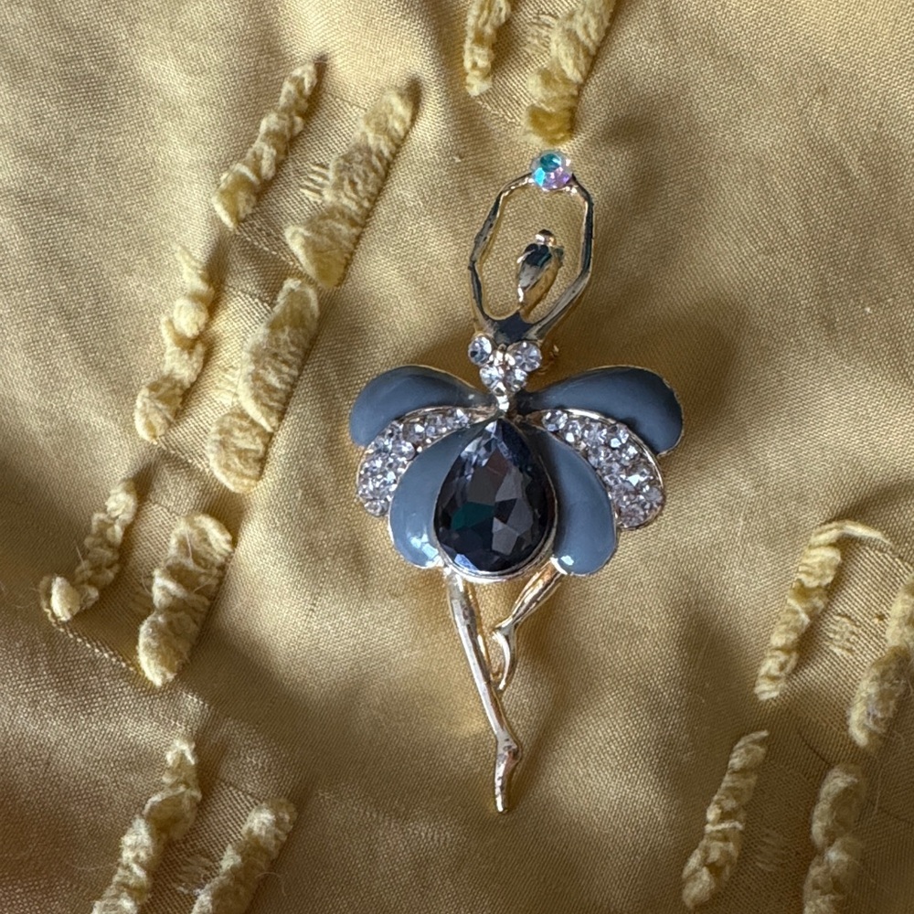 Elegant Grey Black Gold Ballerina 🩰 Brooch